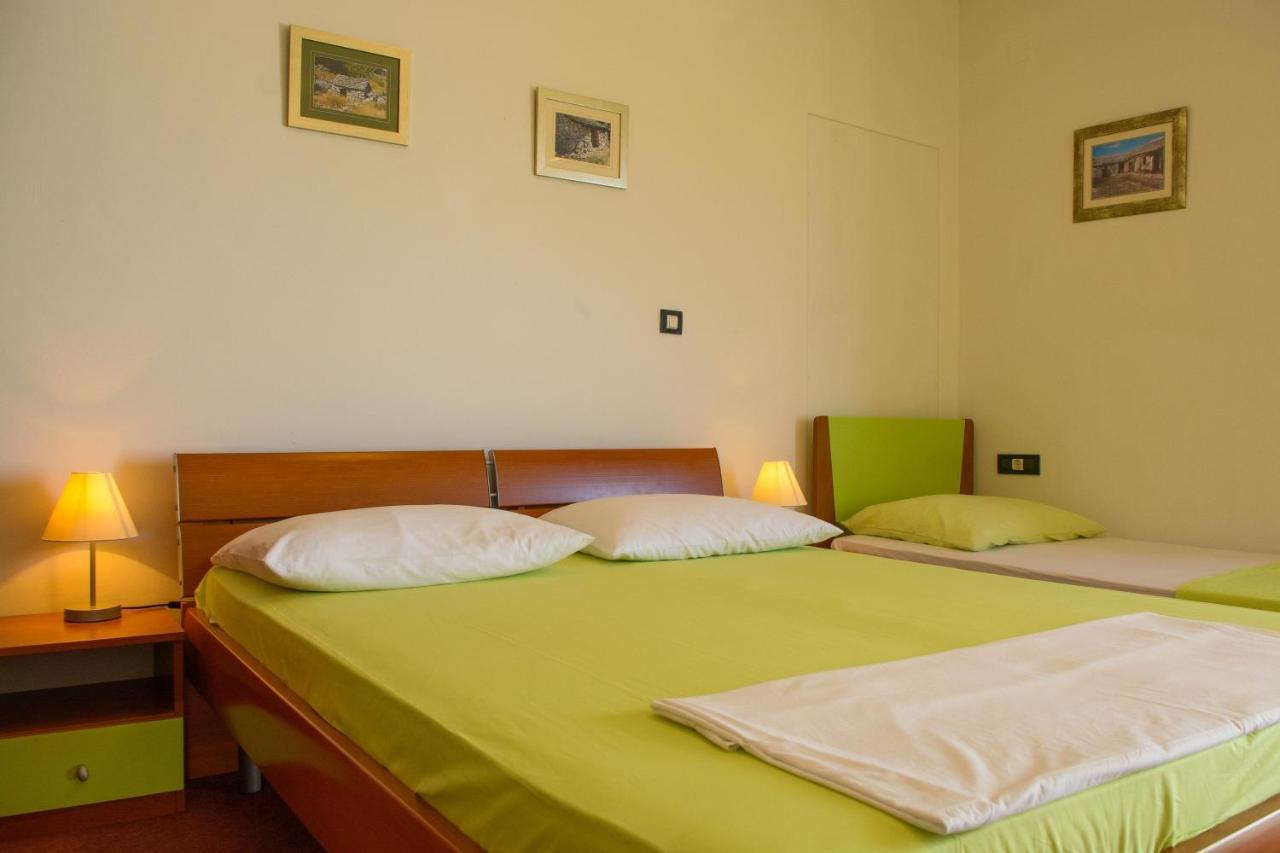 Apartments Marija - By The Sea Rogoznica  Exterior foto